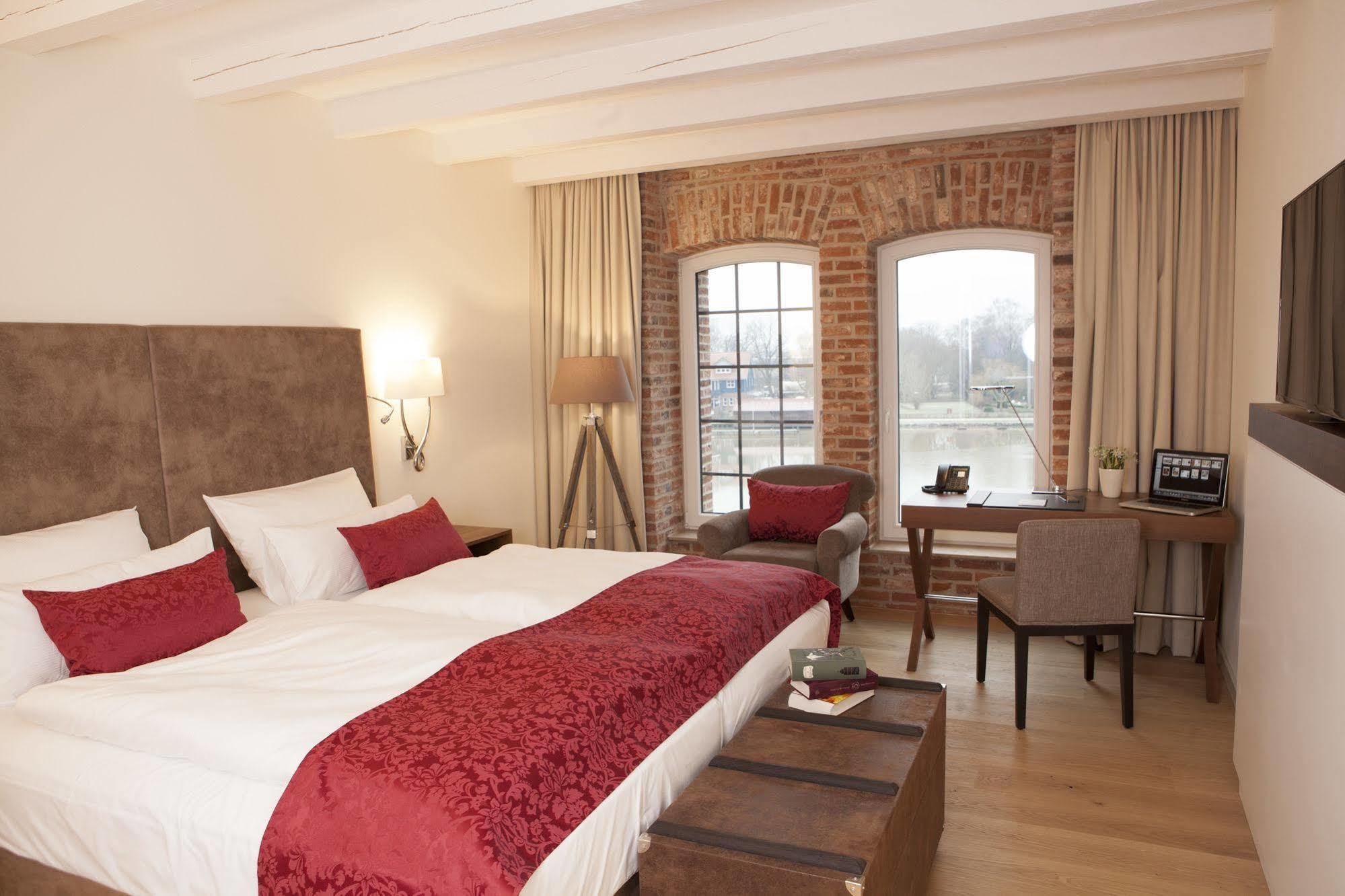 Hotel Hafenspeicher Leer Dış mekan fotoğraf