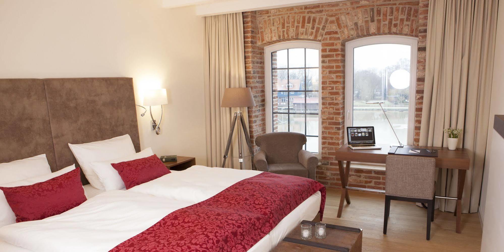 Hotel Hafenspeicher Leer Dış mekan fotoğraf